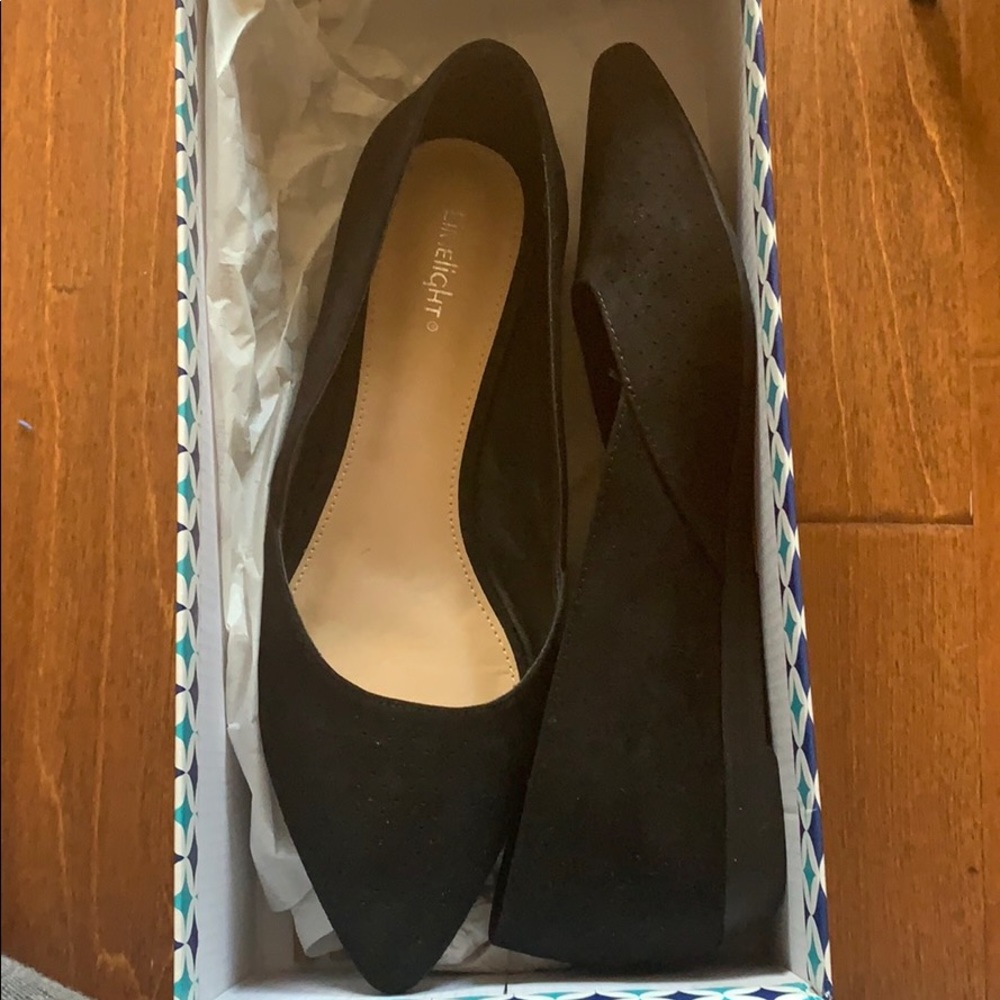 Never been worn black flats